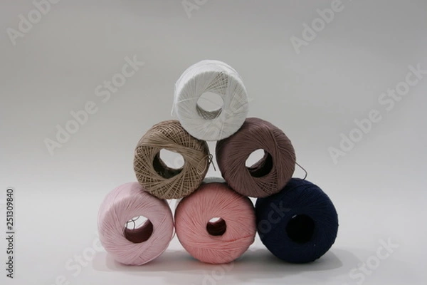 Obraz Colored thread in spools