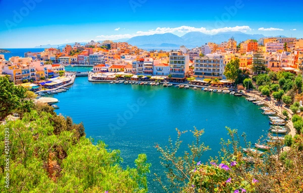 Obraz Agios Nikolaos i jezioro Voulismeni na Krecie, Grecja.