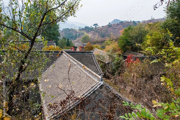 Fototapeta Qingshan pass the Great Wall's "General Administration" autumn scenery