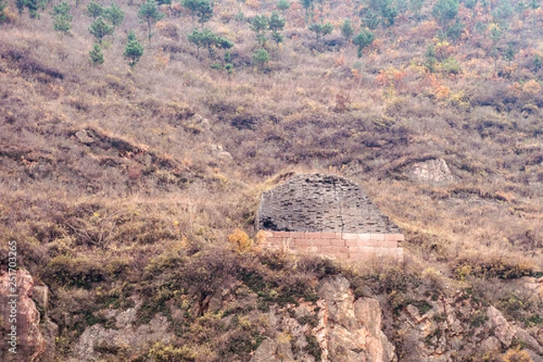 Fototapeta Qingshan pass the Great Wall and Castle Peak autumn scenery