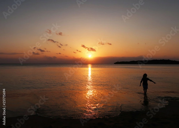 Obraz 西表島　沖縄　夕景　女の子