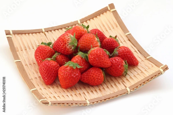 Obraz いちご（さがほのか）_ザル盛り