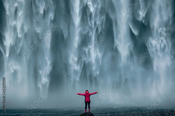 Obraz Słynny potężny wodospad Skogafoss w południowej Islandii