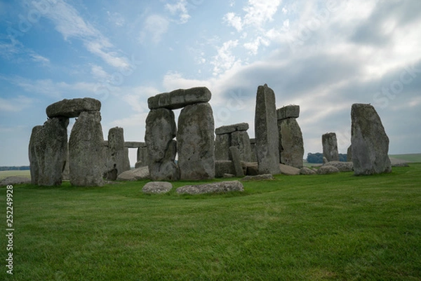 Obraz Stonehenge on a sunny day with some cloud cover