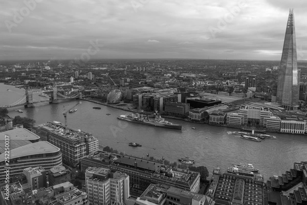 Obraz Looking down on the River Thames, Tower Bridge and skyline 