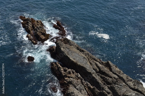 Obraz 見下ろした海と岩