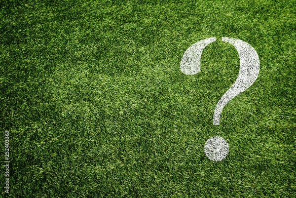 Fototapeta 芝に描かれたクエスチョンマーク（?）