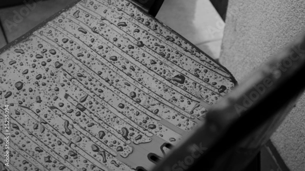 Obraz Mokre krzesło