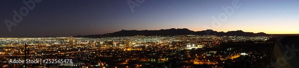 Obraz Panorama of City of El Paso in Texas Overlooking Neighborhoods and Mountain in Distance