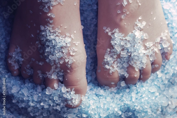 Obraz feet in sea salt