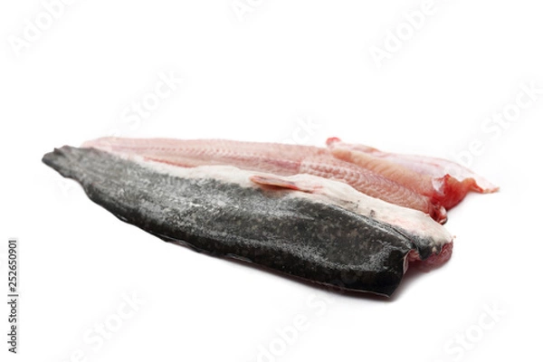 Obraz Sum afrykański, świeże mięso ryby na białym tle. Filet z suma na białym tle.