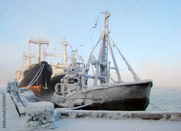 Fototapeta ship in the winter