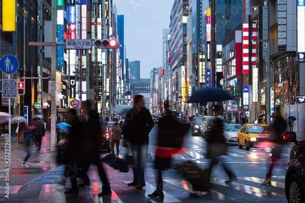 Obraz 雨の銀座通りのイメージ
