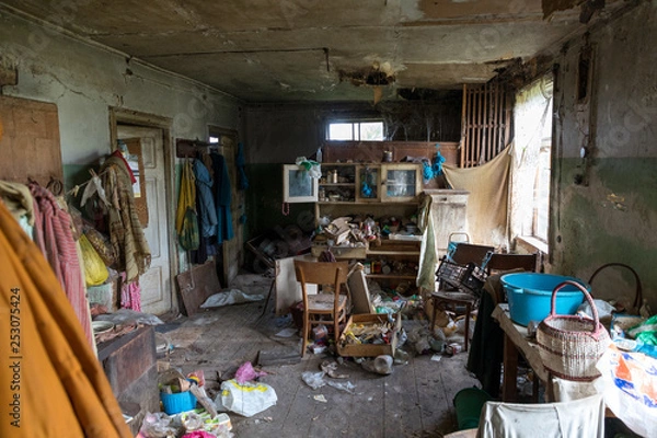 Obraz Abandoned, dirty house