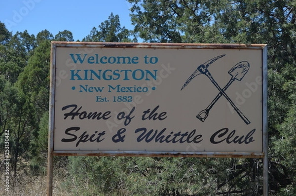 Fototapeta Off the beaten path