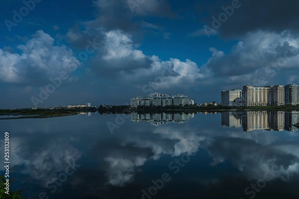 Fototapeta skyline reflection