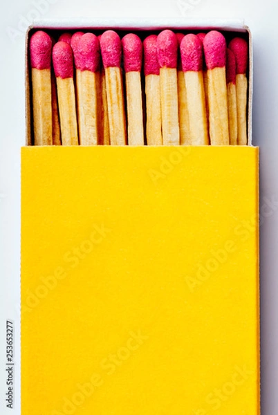 Obraz Open yellow matchbox. Matches, object