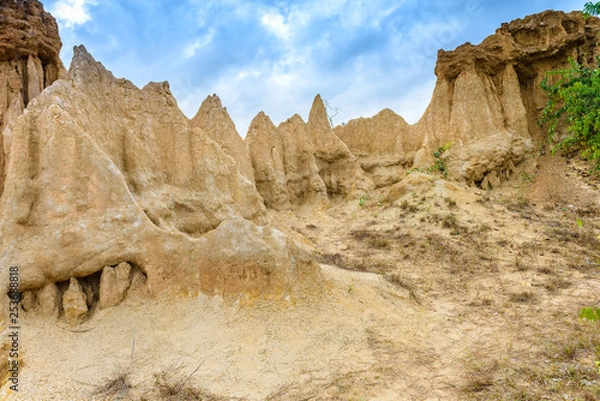 Obraz landscape of soil textures eroded sandstone pillars, columns and cliffs, "Sao Din Na Noi" at sri nan national park in Nan Province, Thailand