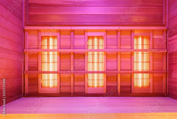 Fototapeta Pusta klasyczna drewniana sauna na podczerwień dla poprawy zdrowia