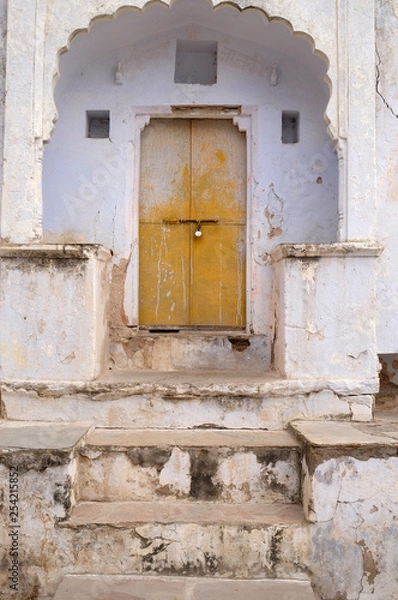 Obraz Door in an old house in Pushkar, India 