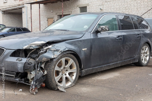 Obraz old and damaged car