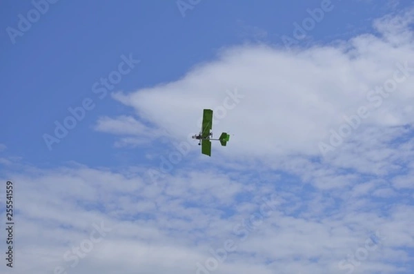 Fototapeta Спортивные самолеты во время воздушного шоу