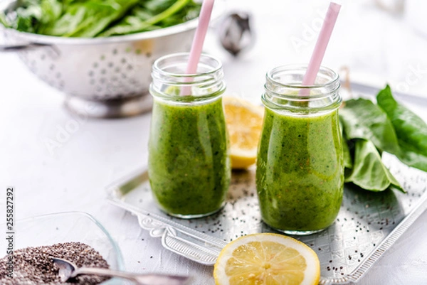 Obraz Green spinach and pineapple smoothie