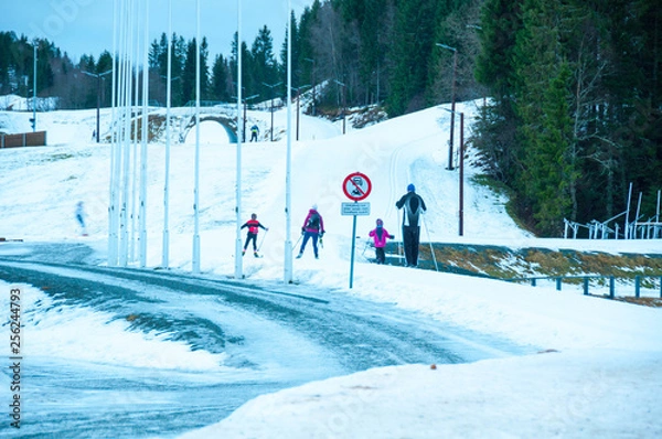 Obraz A family of skiers practices on the slopes at Granasen, near Trondheim, Norway