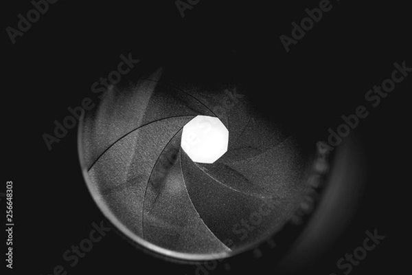 Obraz Macro the diaphragm of a camera lens closing aperture