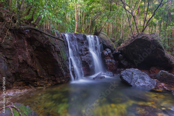 Obraz Waterfall in tropical forest.