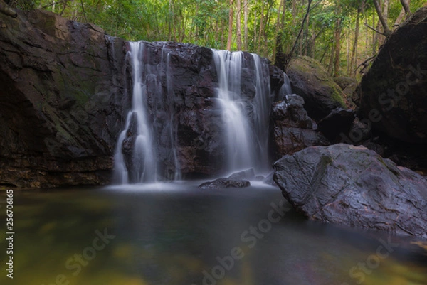 Obraz Waterfall in tropical forest