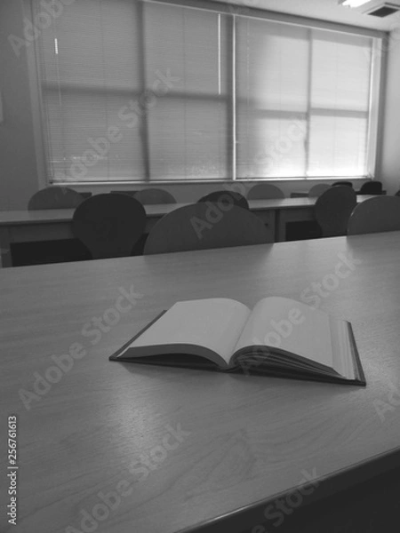 Fototapeta 学校の風景　モノクロ