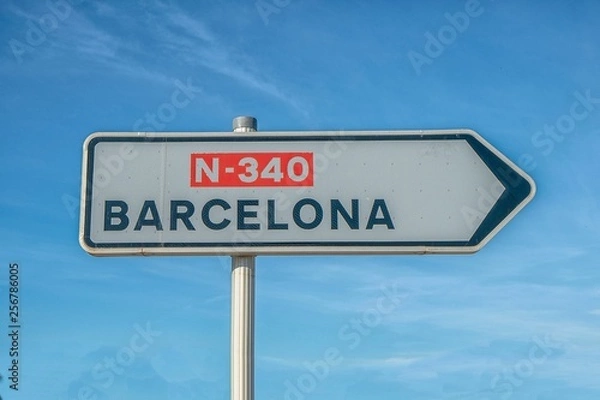 Fototapeta Road sign directive way to Barcelona city