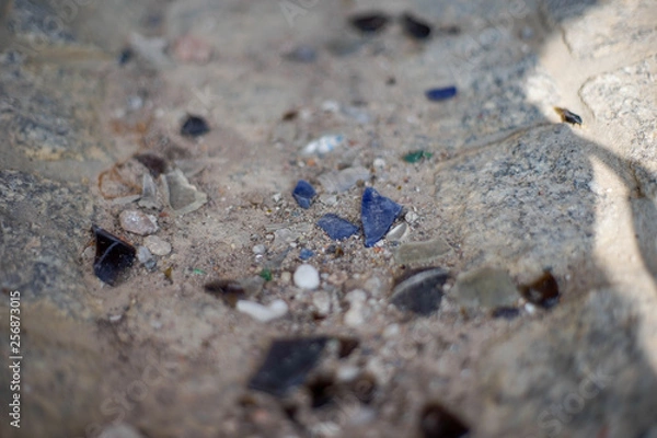 Fototapeta Scherbe, Glasscherbe, Scharf, Blau, Braun, Umweltverschmutzung, Bokeh 