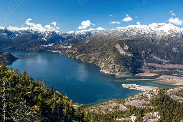 Fototapeta snow capped mountain range and sea view from sea to sky gondola in squamish british columbia - canada 