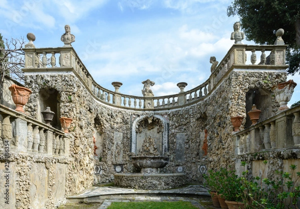 Obraz Secret garden with sculptures on the fille Gambéraia in Settignano. Upper garden in Villa Gamberaia.