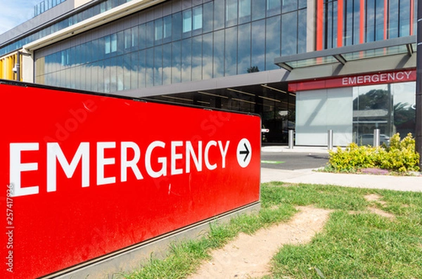 Fototapeta Emergency department sign outside a regional hospital in Bendigo, Australia