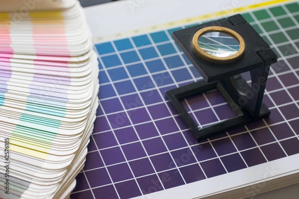 Obraz table of color with magnifier lens