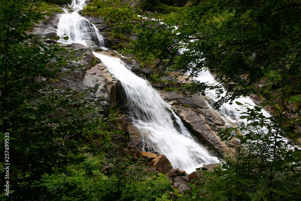 Obraz Chute d'eau montagne