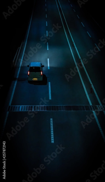 Fototapeta 夜の道路