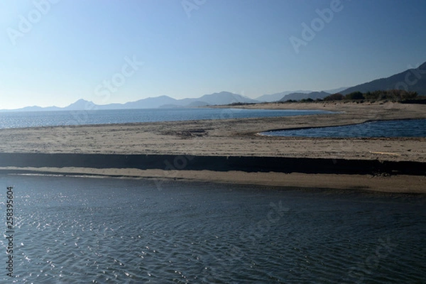 Obraz Spiaggia di Porto Corallo e foce del Flumendosa