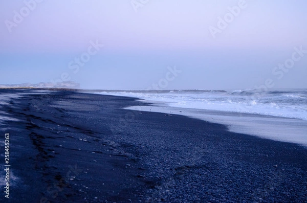 Fototapeta Vik Beaches in Iceland, with ocean waves 