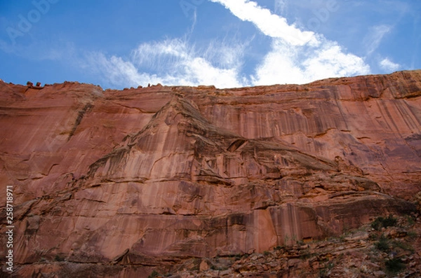 Fototapeta Red high wall