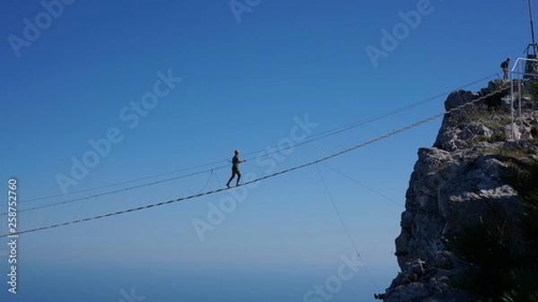 Obraz cable car in the mountains