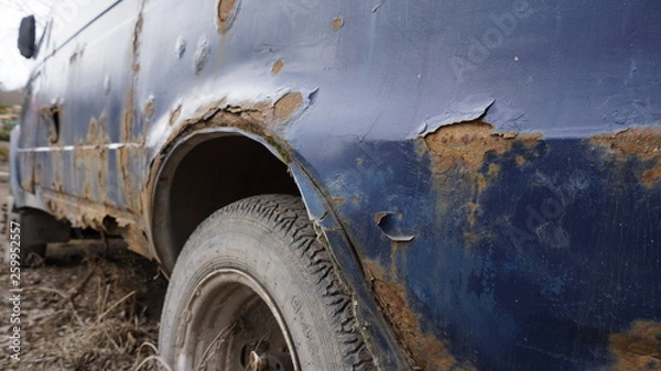 Obraz Rusty blue car