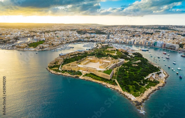 Obraz Aerial view of Fort Manoel. Manoel island, Gzira. Sunset time and clouds. Malta island
