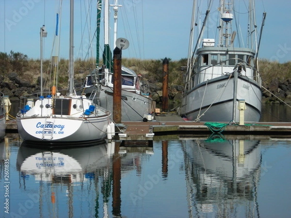Fototapeta boats and reflection