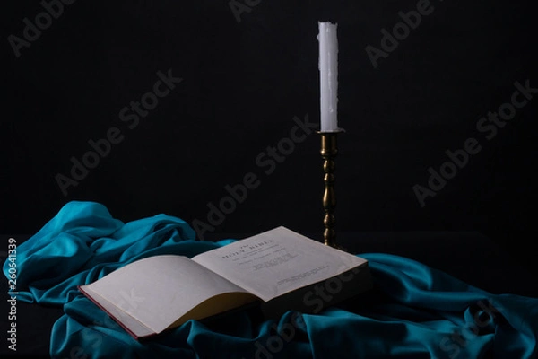 Obraz bible and candlestick