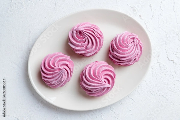 Obraz a plate of strawberry marshmallow