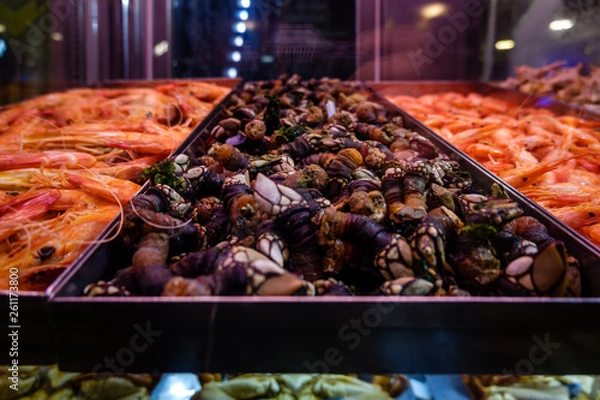 Fototapeta seafood on a display window in Lisbon